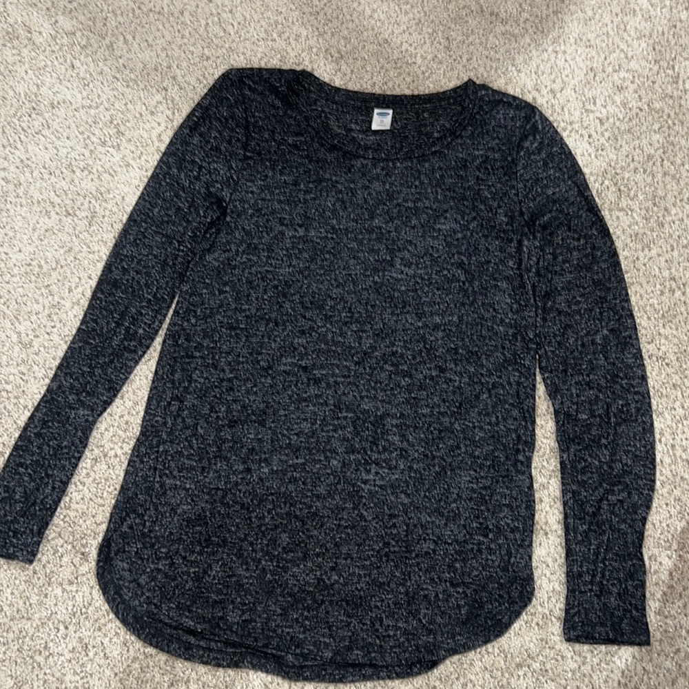 woman’s old navy long sleeve